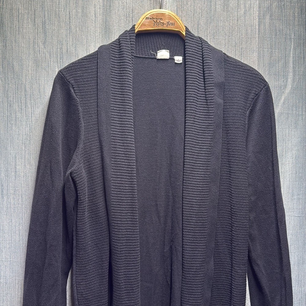 GAP Charcoal Ribbed Cardigan size medium - Picture 3 of 8